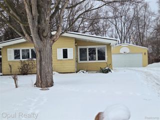 164 Spring Park, Walled Lake, MI 48390