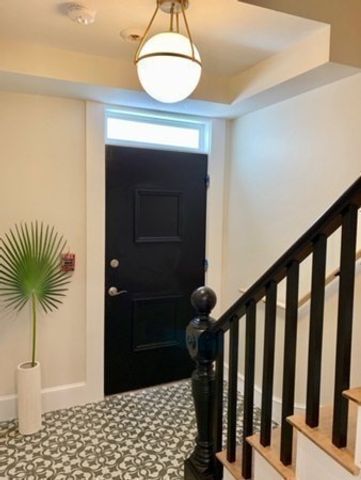 58 Everett 2, Boston, MA 02128