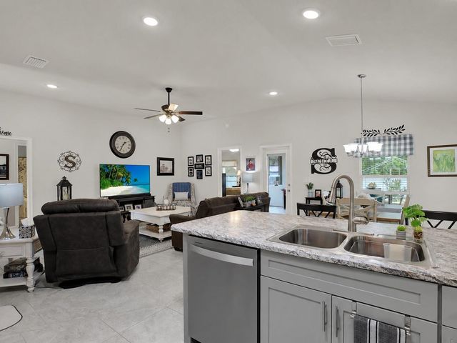 15648 SE 92ND AVENUE, Summerfield, FL 34491