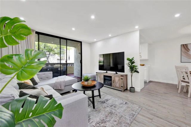 4040 Via Marisol 121, Los Angeles, CA 90042