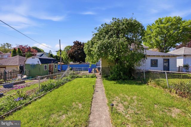1204 QUEEN ST, Pottstown, PA 19464