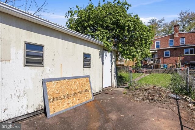 1204 QUEEN ST, Pottstown, PA 19464