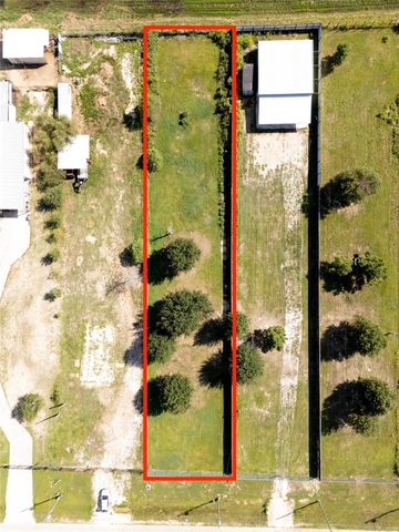 2012 County Road 3545, Cleveland, TX 77327
