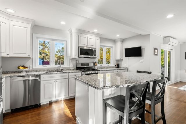 39 Park St, Milton, MA 02186