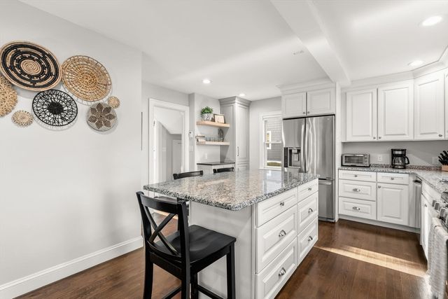 39 Park St, Milton, MA 02186