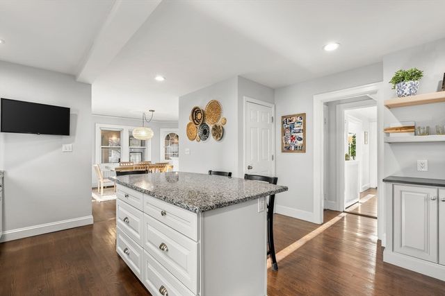 39 Park St, Milton, MA 02186