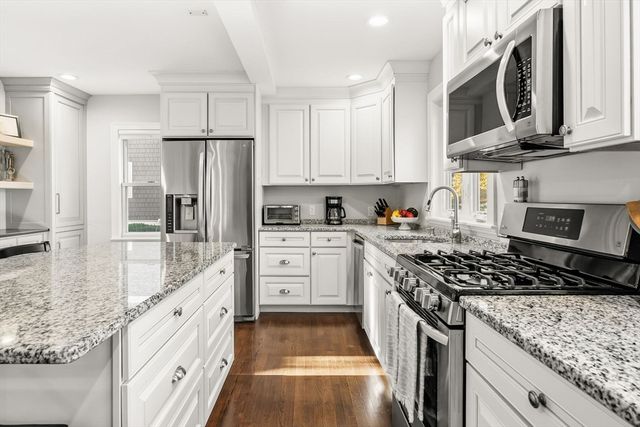 39 Park St, Milton, MA 02186