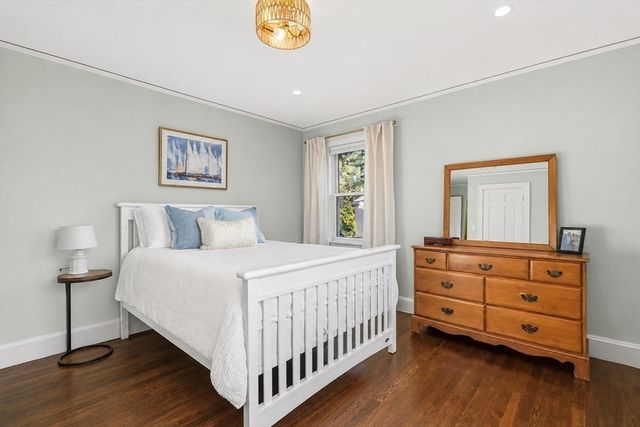 39 Park St, Milton, MA 02186