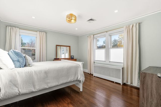 39 Park St, Milton, MA 02186