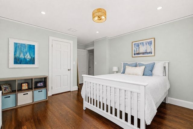 39 Park St, Milton, MA 02186