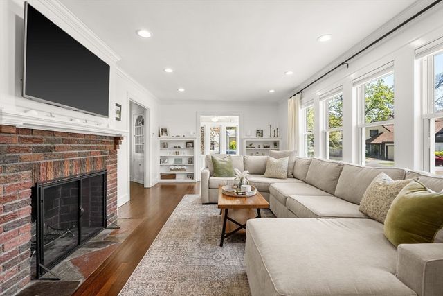 39 Park St, Milton, MA 02186