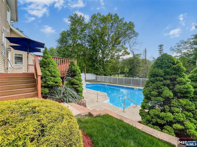 445 Nevada Street, Paramus, NJ 07652