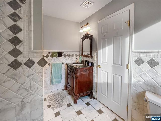 445 Nevada Street, Paramus, NJ 07652