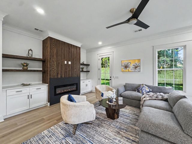 196 Challedon Drive, Summerville, SC 29485