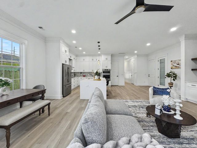 196 Challedon Drive, Summerville, SC 29485