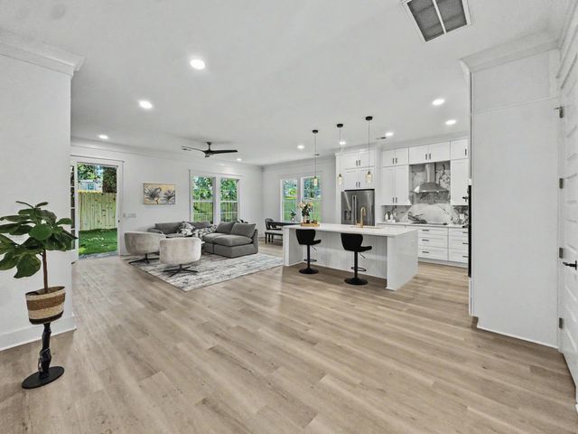 196 Challedon Drive, Summerville, SC 29485