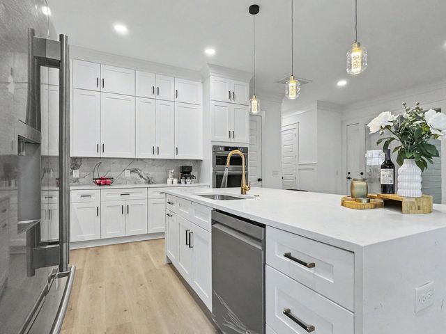 196 Challedon Drive, Summerville, SC 29485