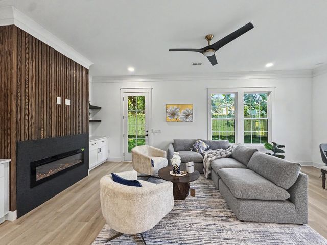 196 Challedon Drive, Summerville, SC 29485