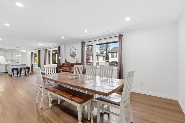 1007 E Farwell Rd, Spokane, WA 99208