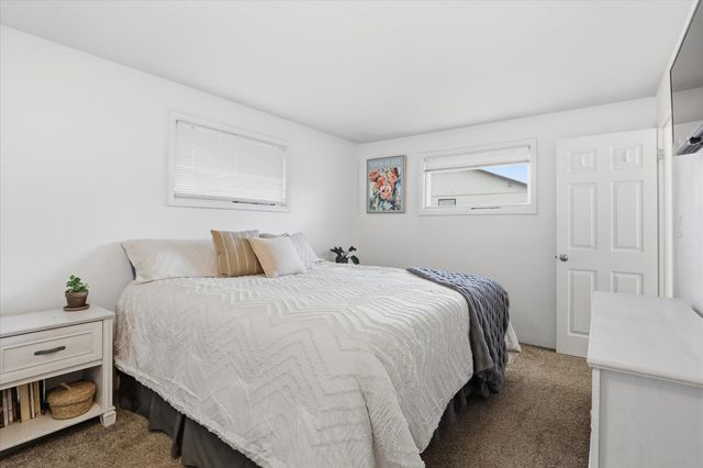 1007 E Farwell Rd, Spokane, WA 99208