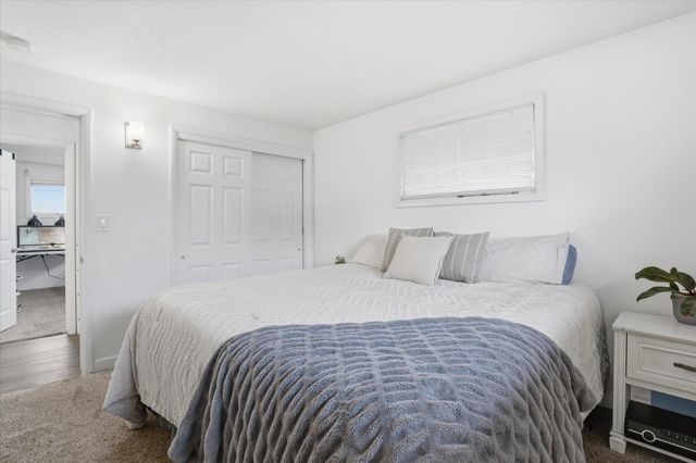 1007 E Farwell Rd, Spokane, WA 99208