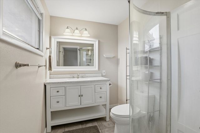 1007 E Farwell Rd, Spokane, WA 99208