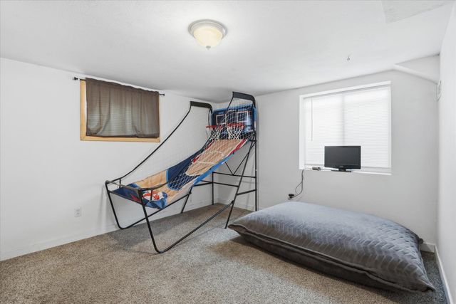 1007 E Farwell Rd, Spokane, WA 99208