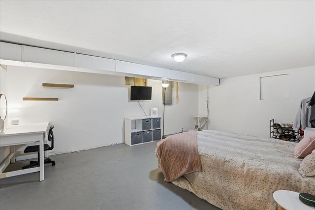 1007 E Farwell Rd, Spokane, WA 99208