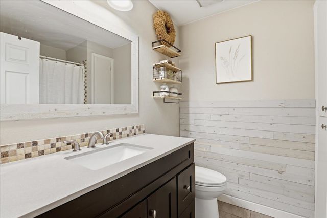 1007 E Farwell Rd, Spokane, WA 99208