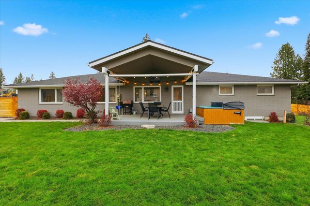 1007 E Farwell Rd, Spokane, WA 99208