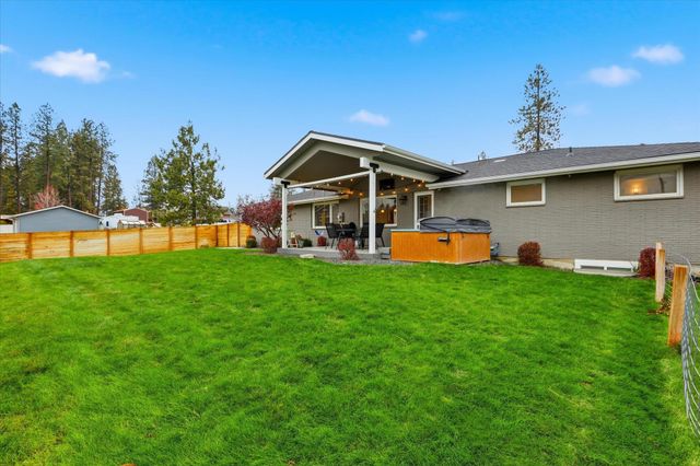 1007 E Farwell Rd, Spokane, WA 99208