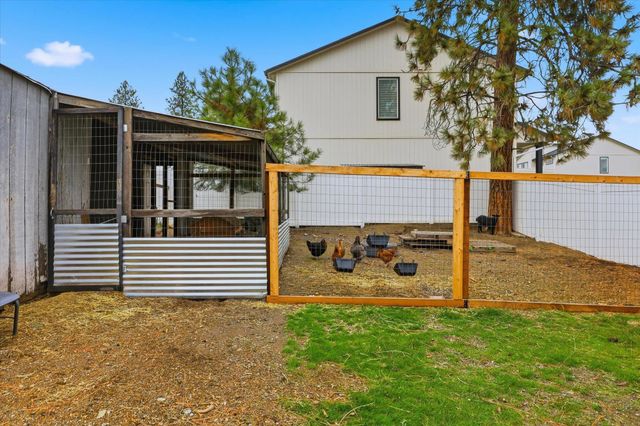 1007 E Farwell Rd, Spokane, WA 99208