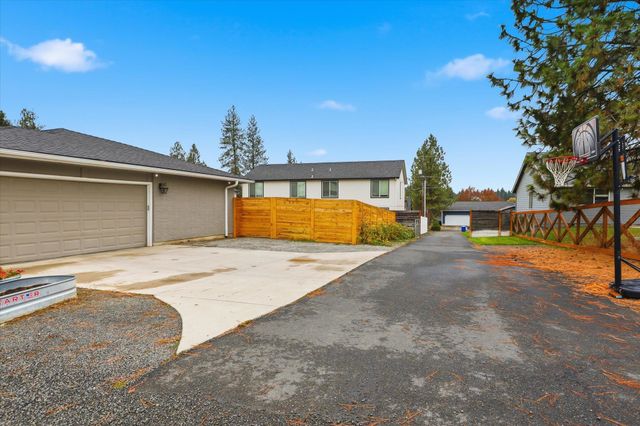1007 E Farwell Rd, Spokane, WA 99208