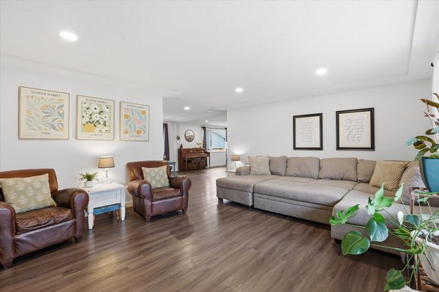 1007 E Farwell Rd, Spokane, WA 99208