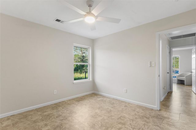 1104 Cliffview DR, Spicewood, TX 78669