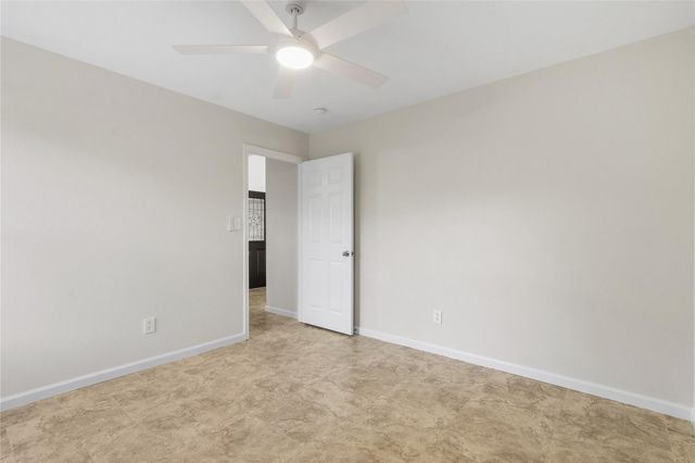 1104 Cliffview DR, Spicewood, TX 78669