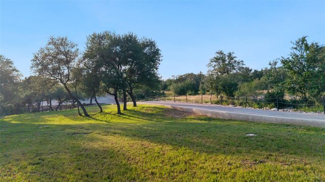 1104 Cliffview DR, Spicewood, TX 78669