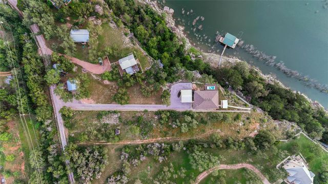 1104 Cliffview DR, Spicewood, TX 78669