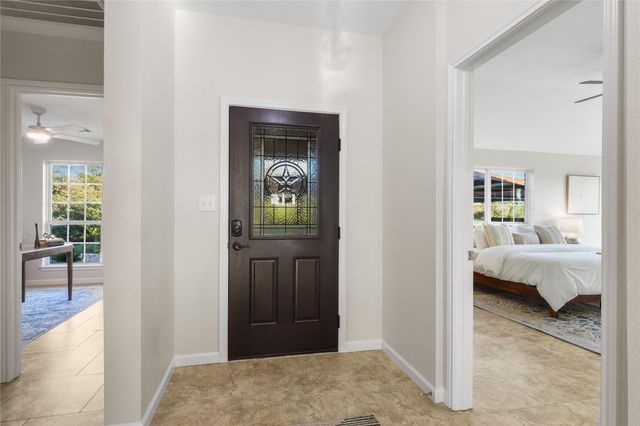 1104 Cliffview DR, Spicewood, TX 78669