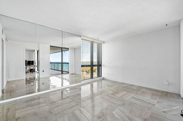 5380 N Ocean Drive 5g, Riviera Beach, FL 33404