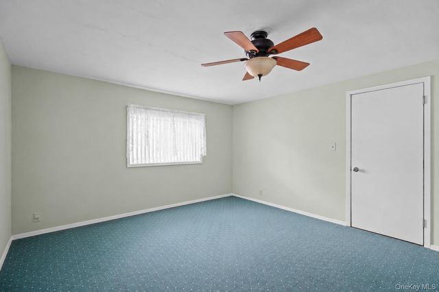 830 N Broome Avenue, Lindenhurst, NY 11757