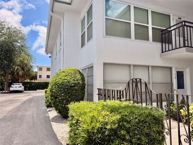 3100 HARTFORD STREET N 114, St Petersburg, FL 33713