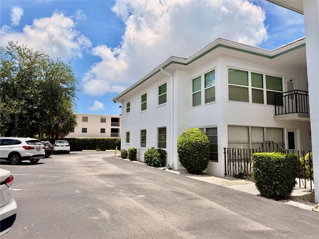 3100 HARTFORD STREET N 114, St Petersburg, FL 33713
