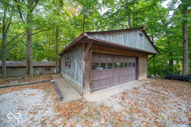 8630 N Briarwood Lake East Drive, Monrovia, IN 46157