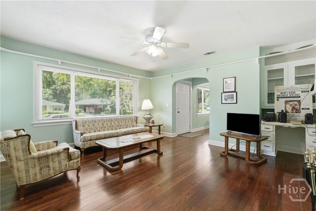 6 Linden Drive, Savannah, GA 31405