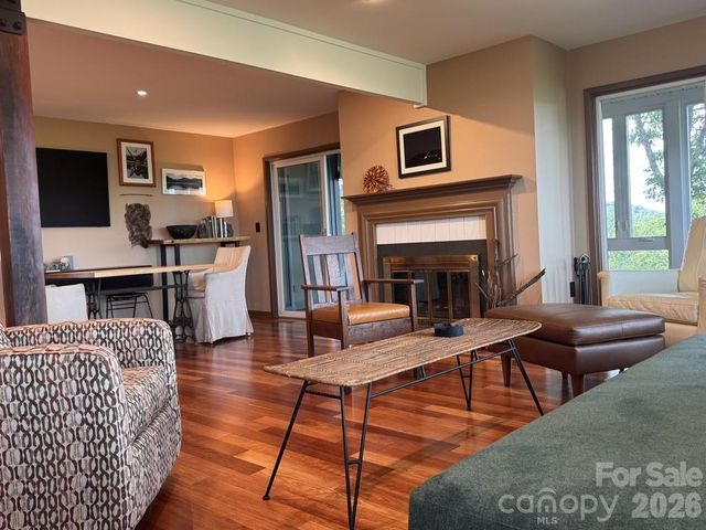 298 Tinequa Drive, Brevard, NC 28712