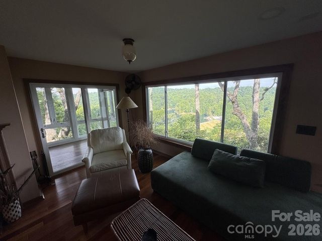 298 Tinequa Drive, Brevard, NC 28712