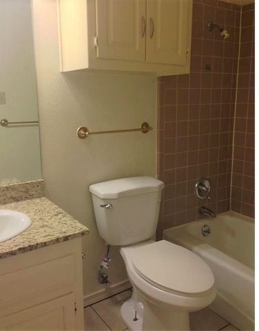 1720 Stonegate Drive, Denton, TX 76205