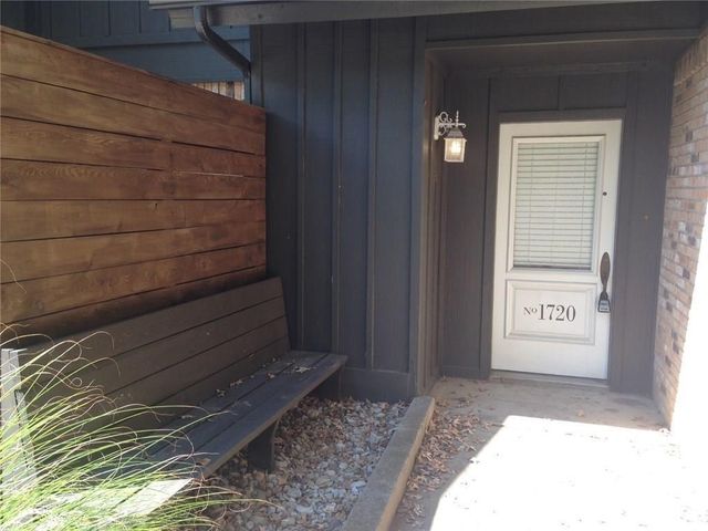 1720 Stonegate Drive, Denton, TX 76205