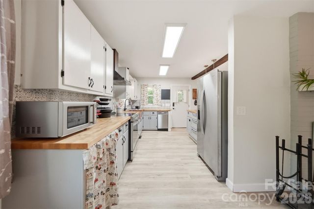1108 Delwood Drive SW, Lenoir, NC 28645